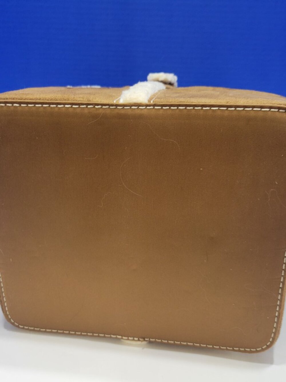 Bath and Body Works Faux Suede and Sherpa Bucket Tote Bag - Picture 8 of 8